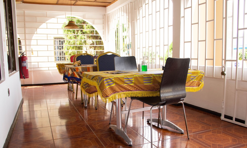 Asantewaa Premier Guesthouse 32/49