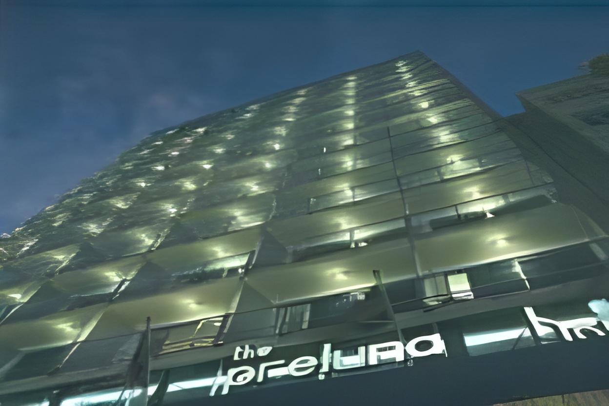 غرفة قياسية بسريرين منفصلين