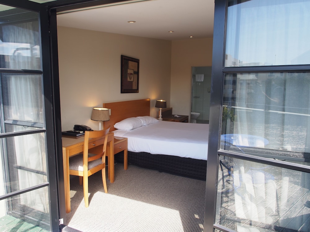 SAVOY DOUBLE BAY HOTEL 21/44