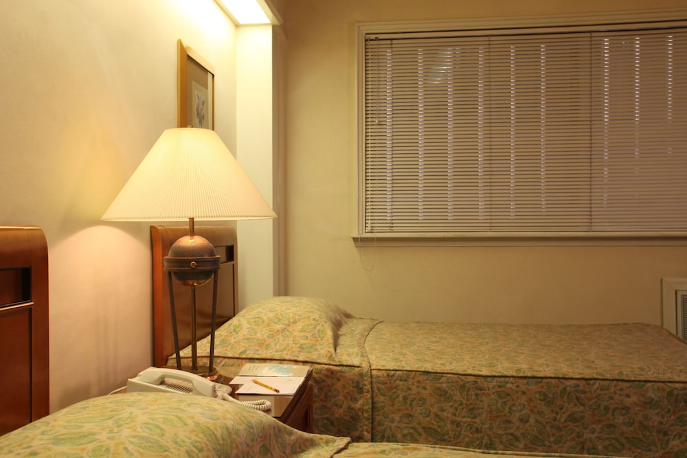 Sunny Bay Suites 15/33
