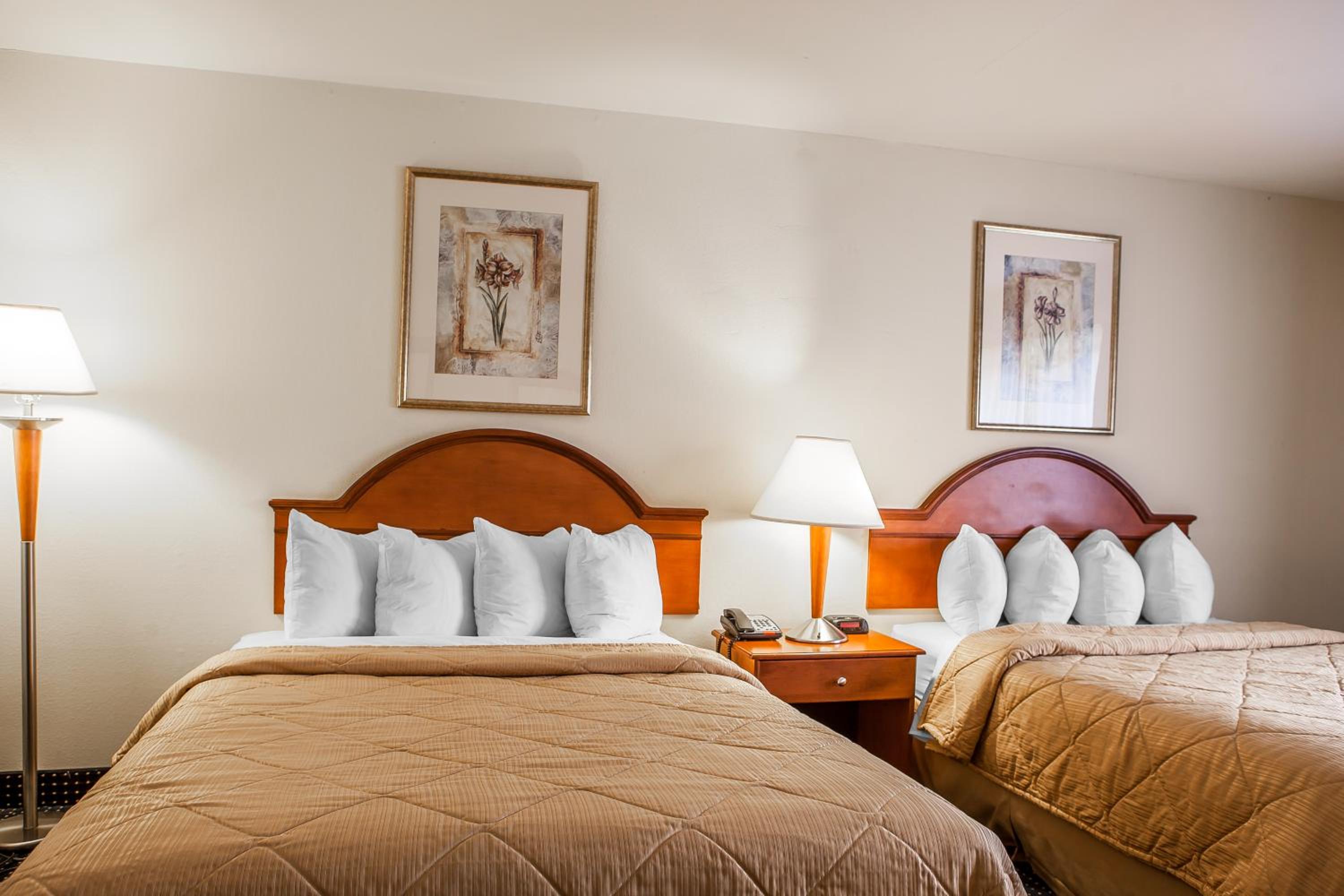 1 Full Bed - Non-Smoking