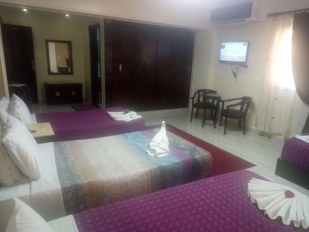 Amin Hotel 25/50
