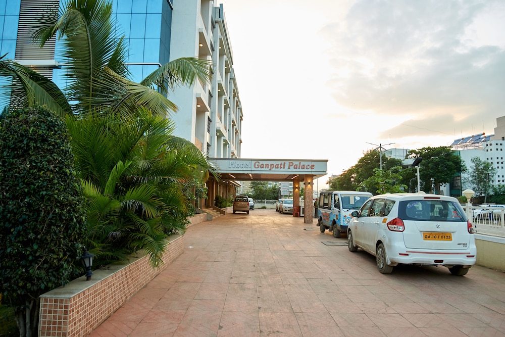 Hotel Ganpati Palace 39/42