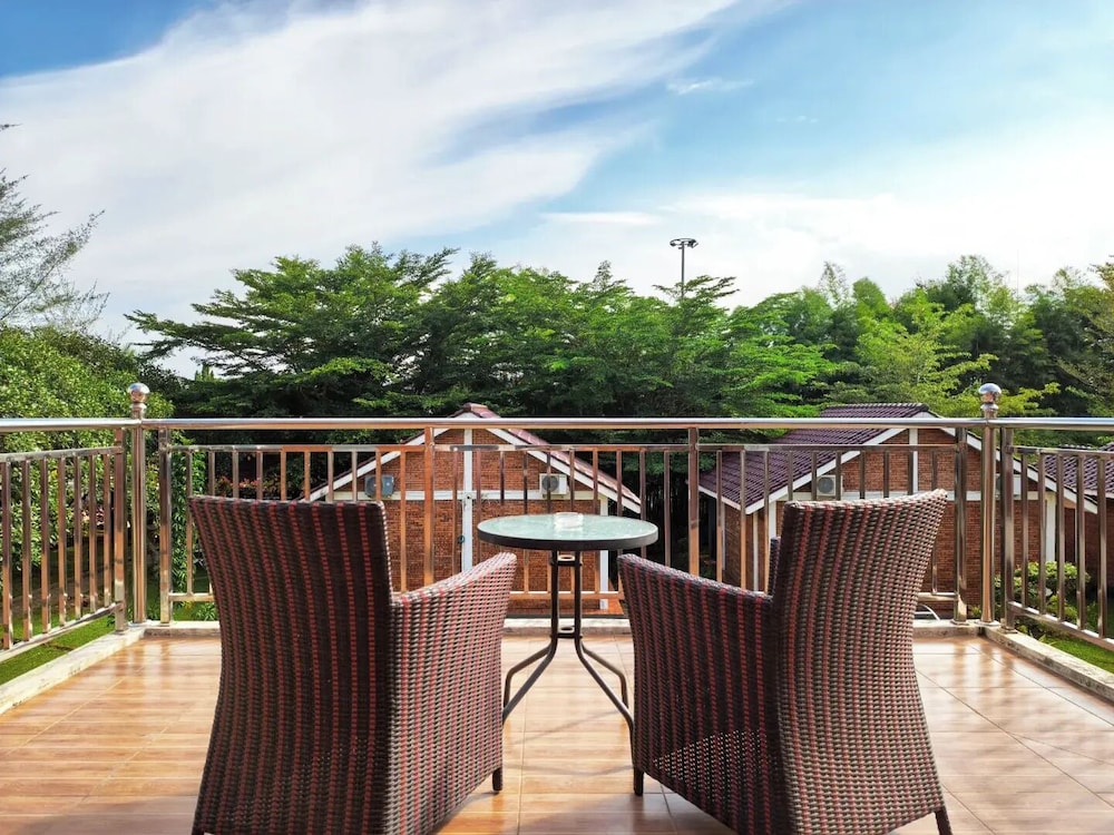 Thongs Inn Kualanamu Transit Hotel 47/64