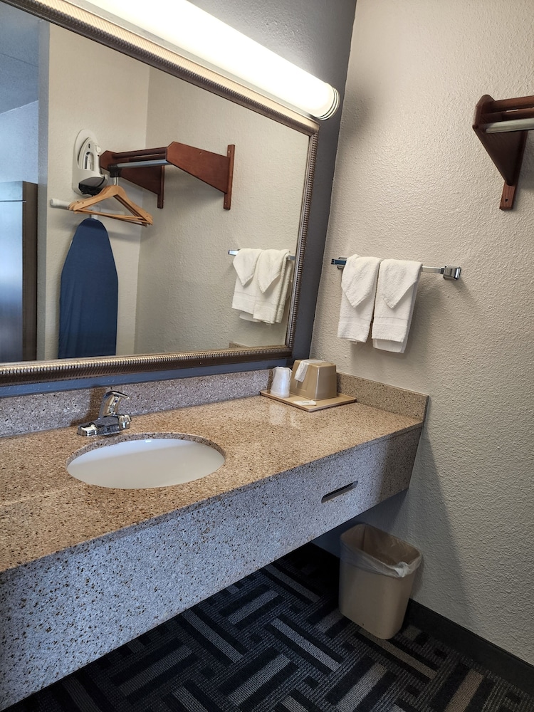 Drakes Creek Inn 23/56
