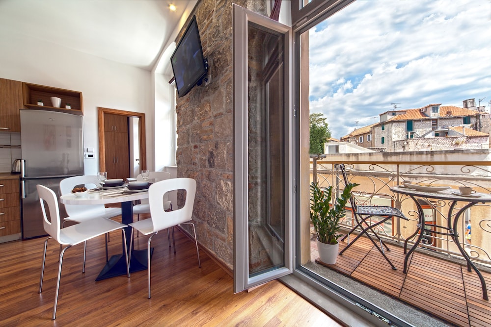 Marmontova Luxury Rooms 28/46