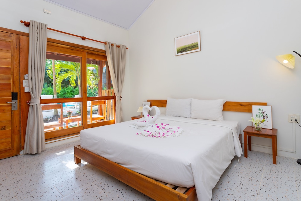 Bauhinia Resort 12/50