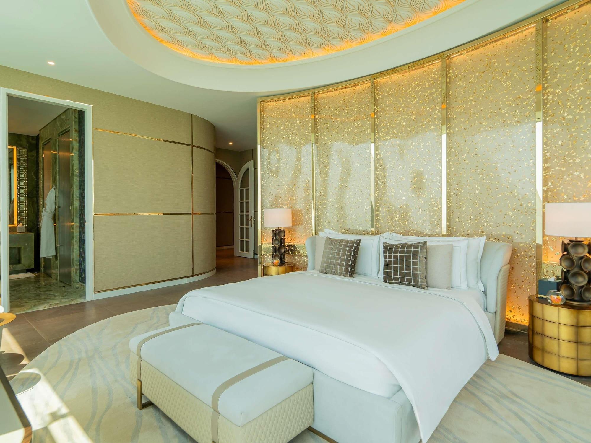Raffles, Suite, Multiple Beds