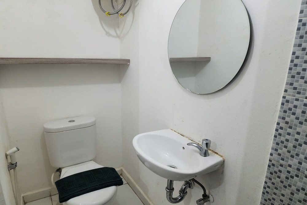 Barata Hotel Near Bandara Soekarno Hatta 28/32