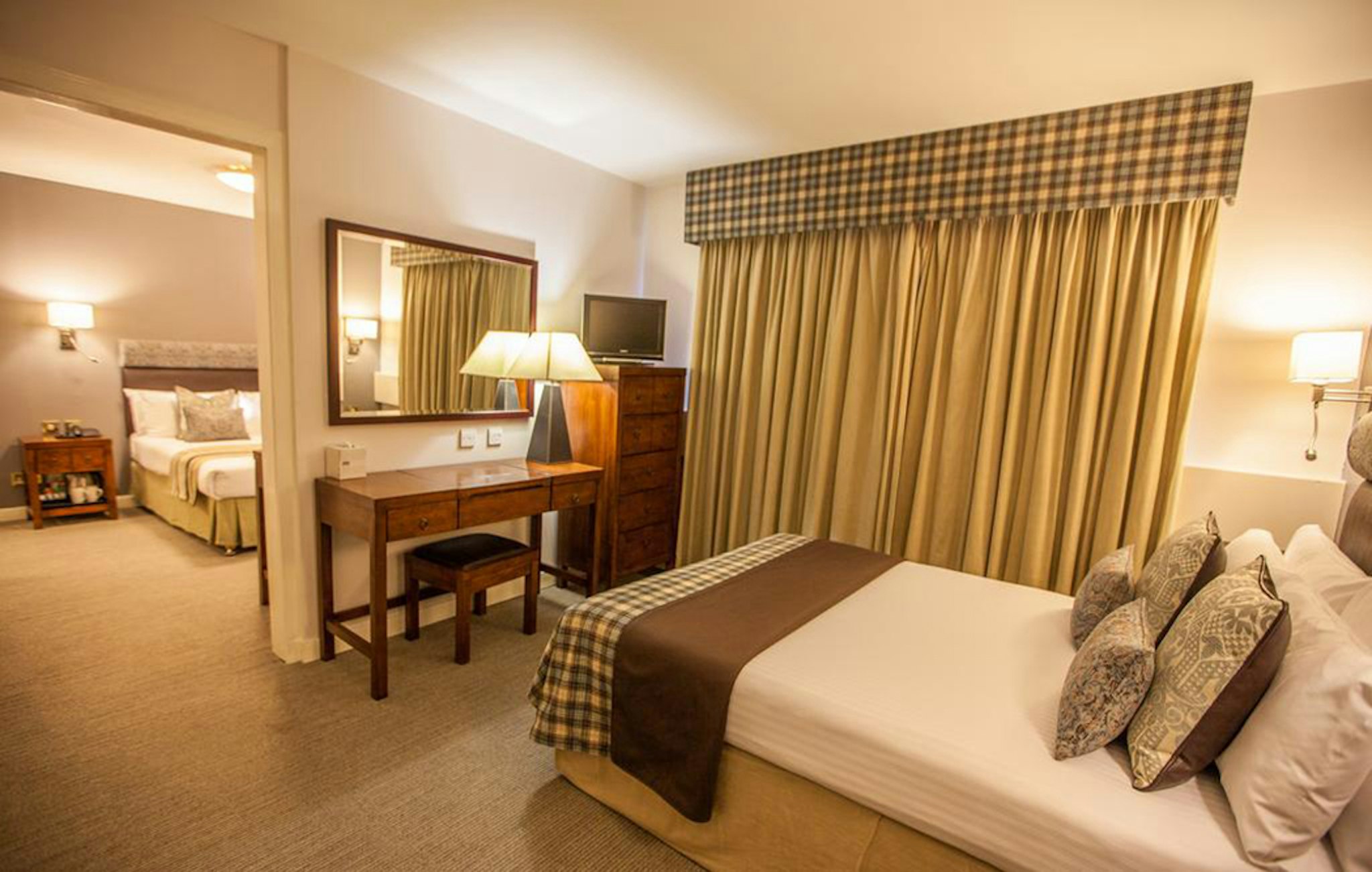 Stirling Court Hotel 24/63