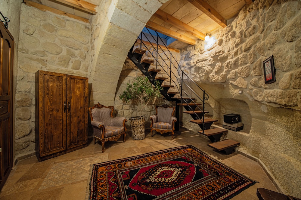 Chelebi Cave House 76/98