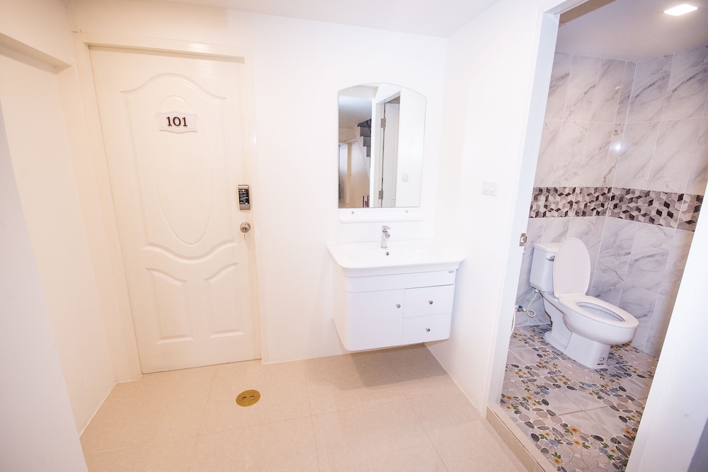 Nina Guesthouse 23/24