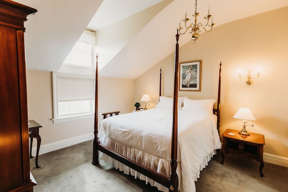 The Rochester Inn, A Historic Hotel 24/70