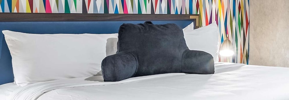 ROOM, KING BED, ACCESSIBLE