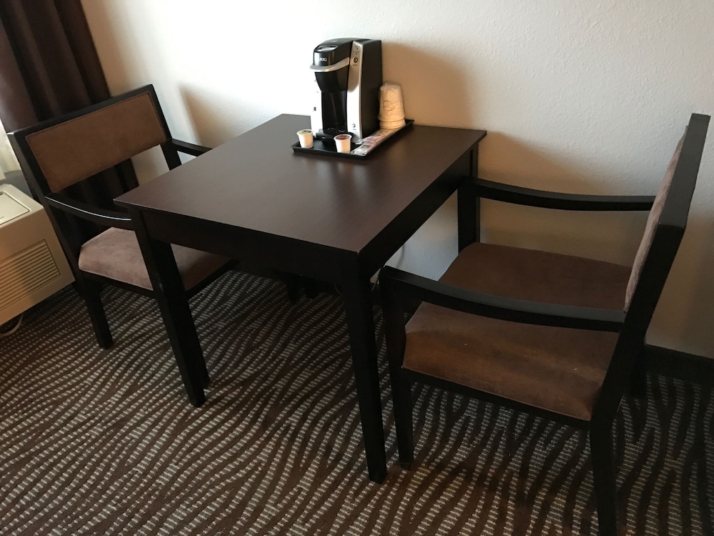 Best Western Executive Inn Mount Gilead 23/33