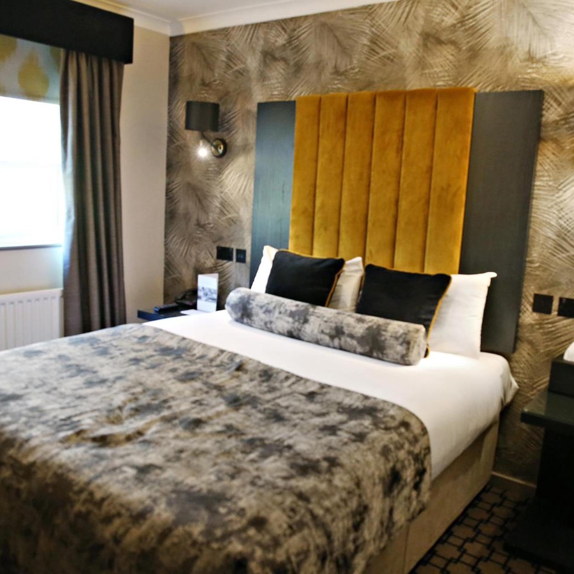 Contemporary, Standard, Double Bed