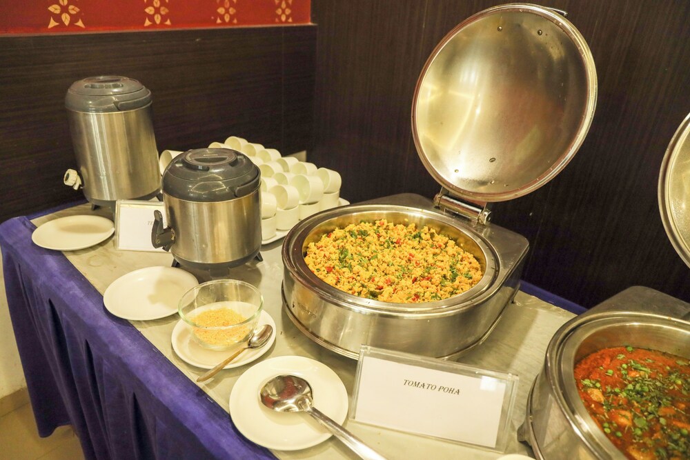 Goverdhan Greens Resort Dwarka 21/50