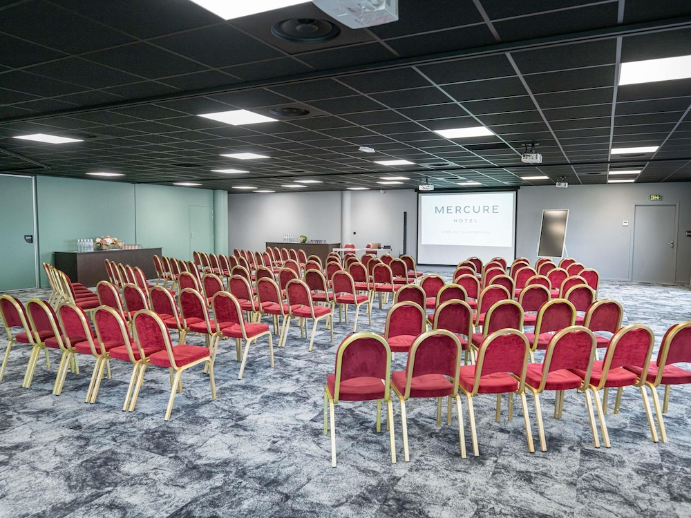 Mercure Lyon Est Villefontaine 55/64