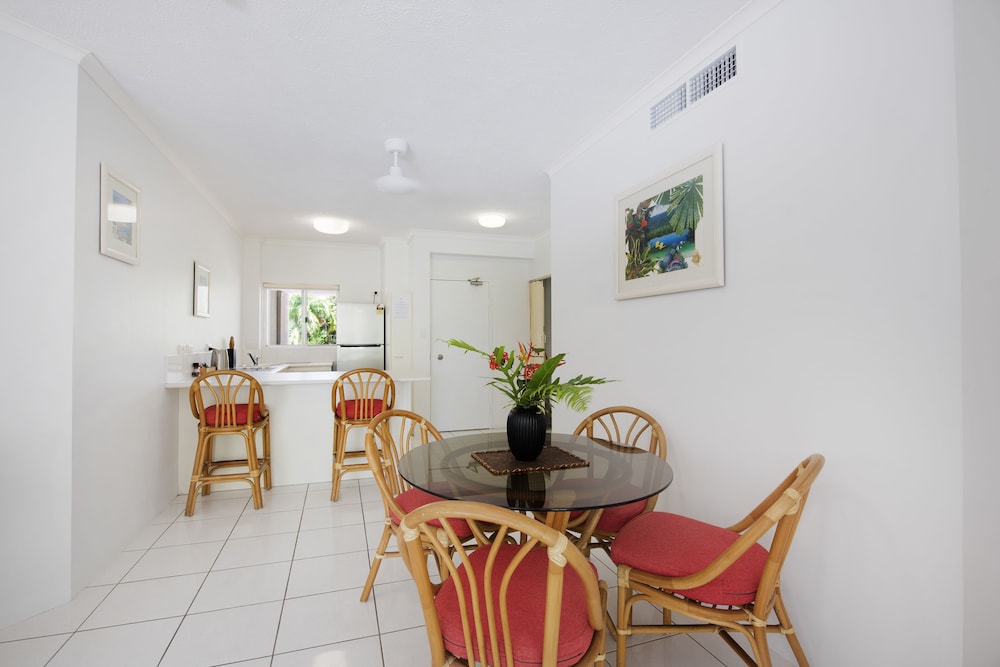 Golden Sands Beachfront Resort 47/70