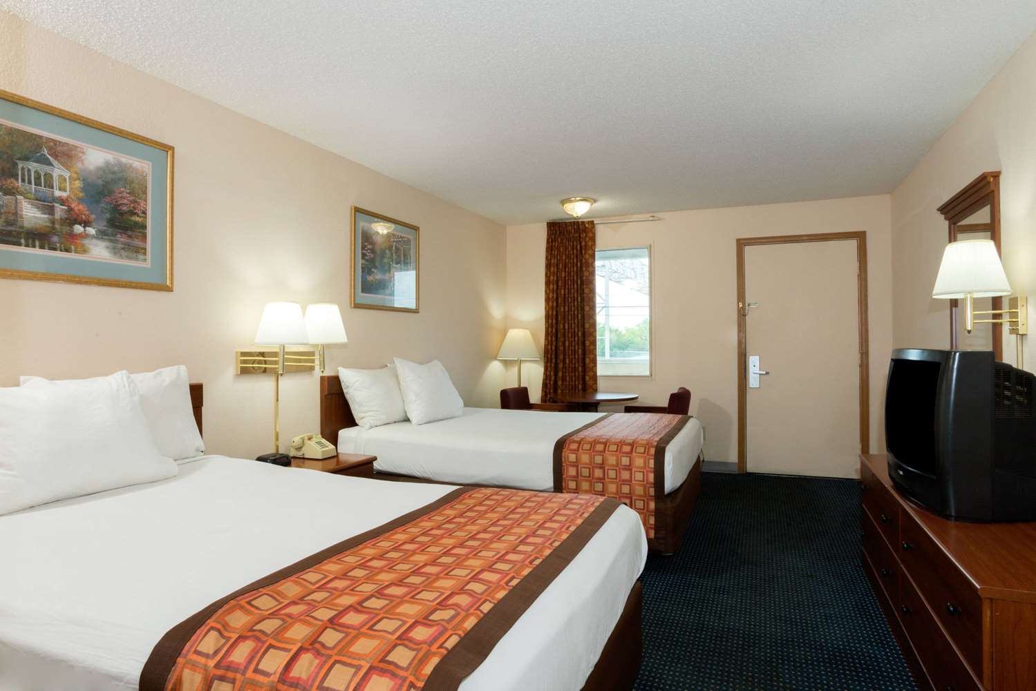 Days Inn By Wyndham Indianapolis East Post Road 22/54