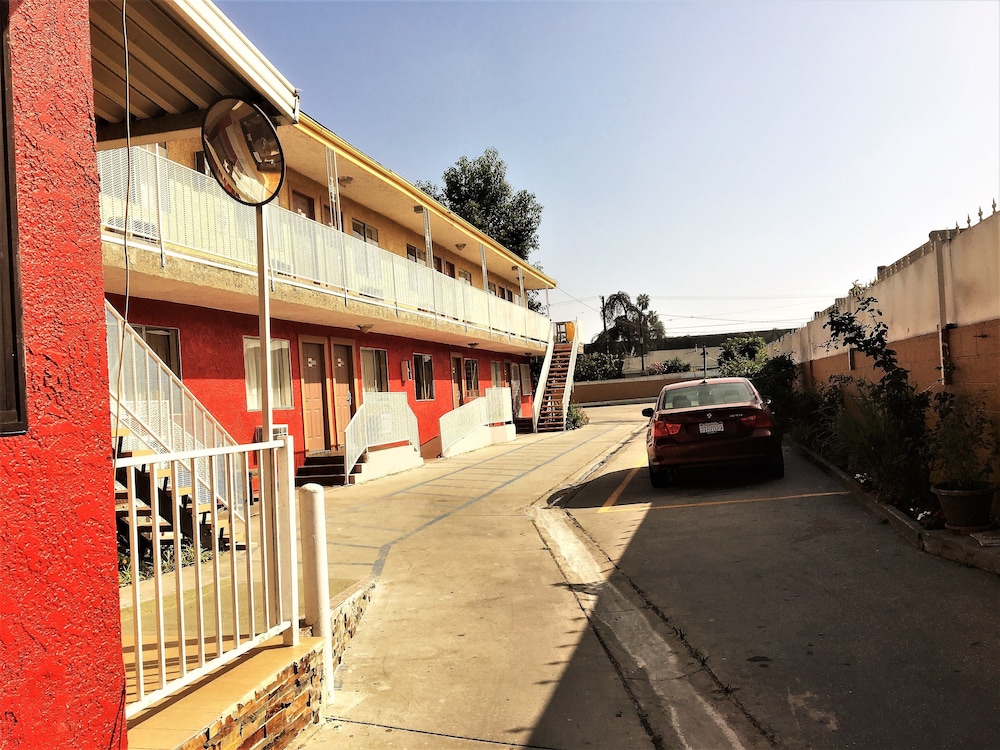 4 Star Motel 7/35