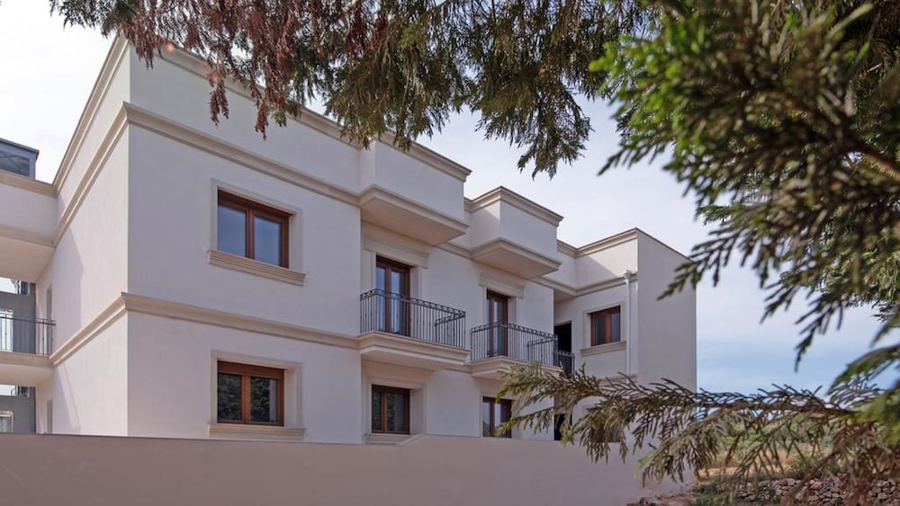 Morello Beach Hotel 4/50
