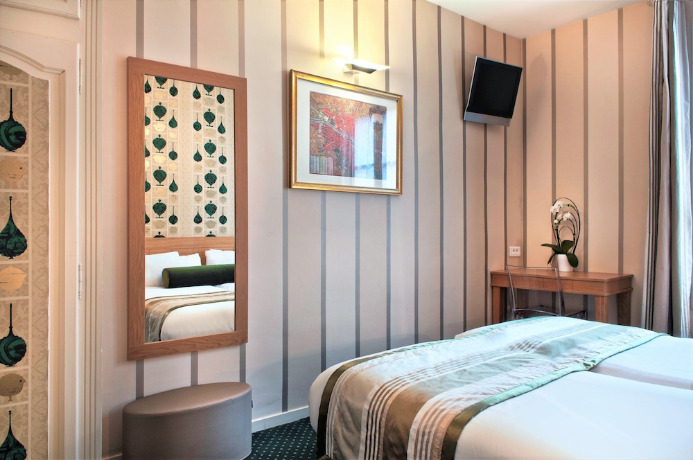 Hotel Romance Malesherbes By Patrick Hayat Formerly Romance Malesherbes 29/66