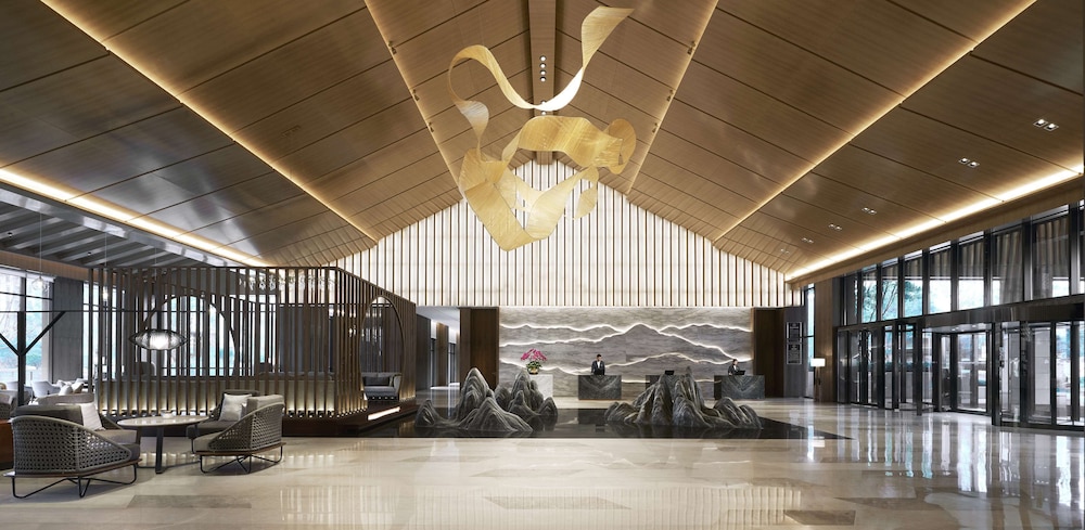 Hyatt Regency Beijing Shiyuan 4/40