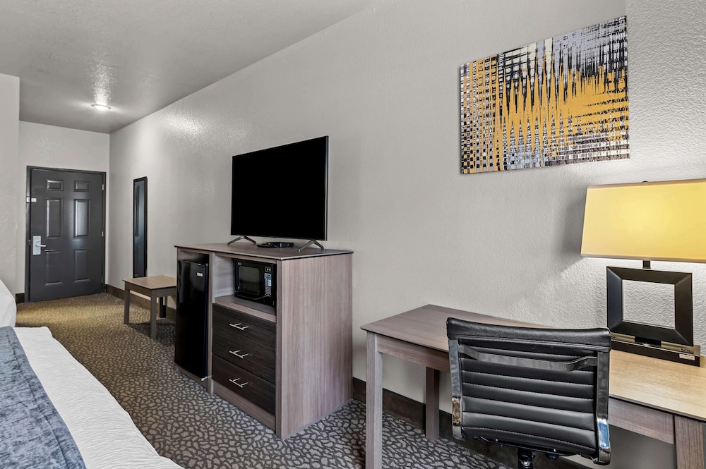 Best Western Sherwood Inn & Suites 42/50