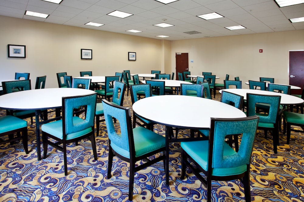 Holiday Inn Express Orlando Ocoee East 47/50