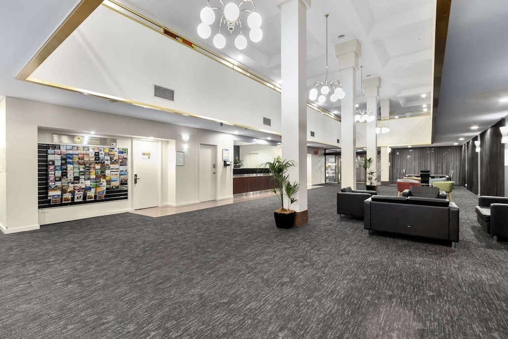 Mantra Meridien Adelaide 44/53