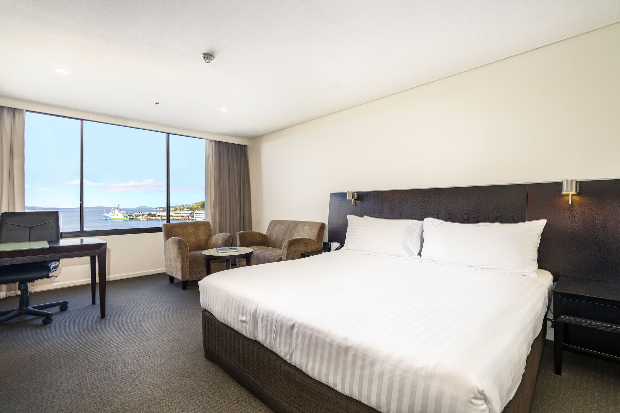 Superior Harbour View King