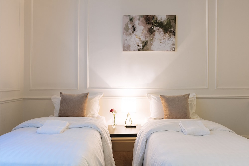 Mayfair Guesthouse 25/50