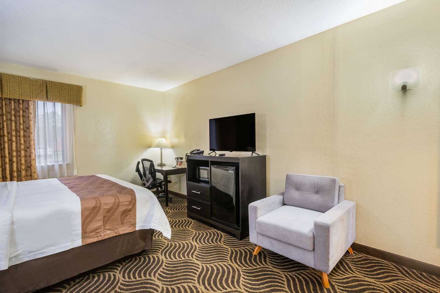 Quality Inn and Suites Florence Cincinnati South 18/48