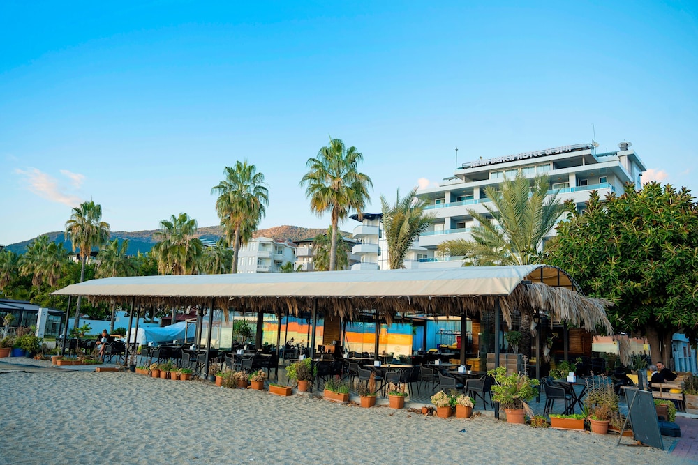 Azak Beach Hotel 10/50