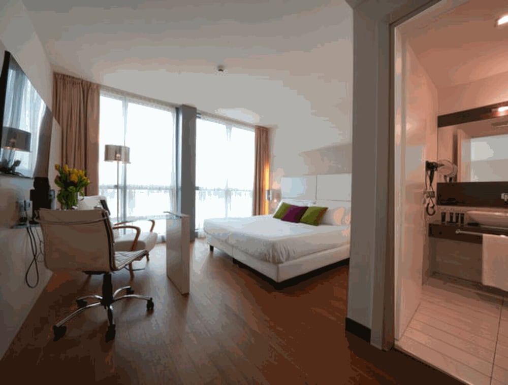 SUPERIOR, DOUBLE BED