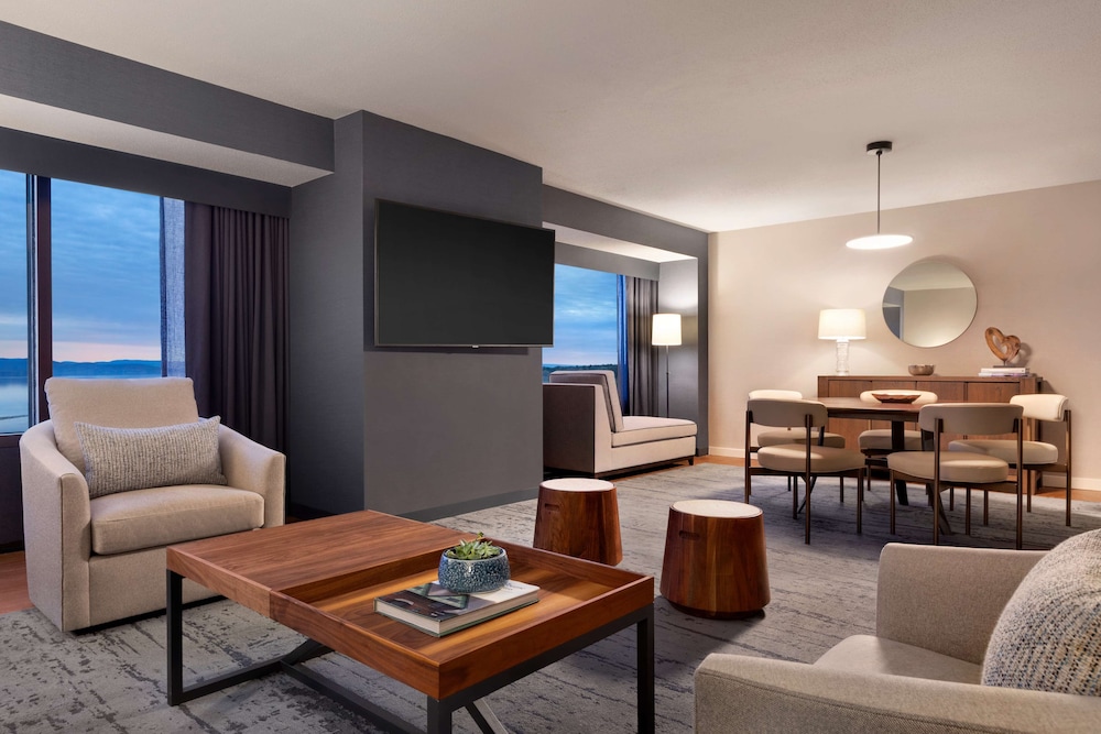 Hotel Champlain Burlington, Curio Collection by Hilton 47/77