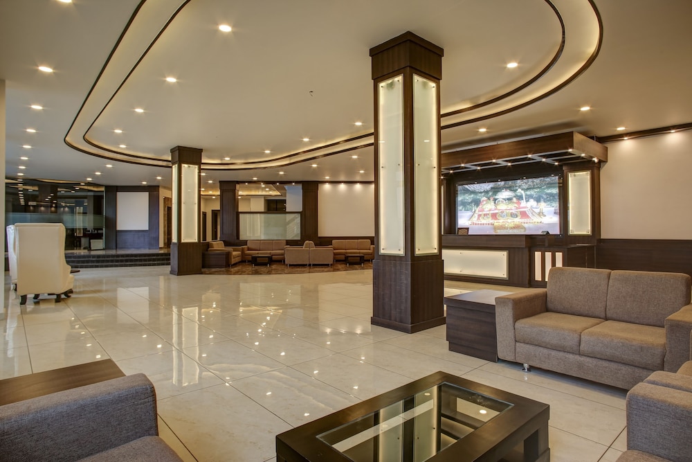 Hotel The Royal Krishna 6/47