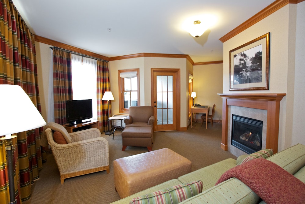 Roche Harbor Resort 49/77