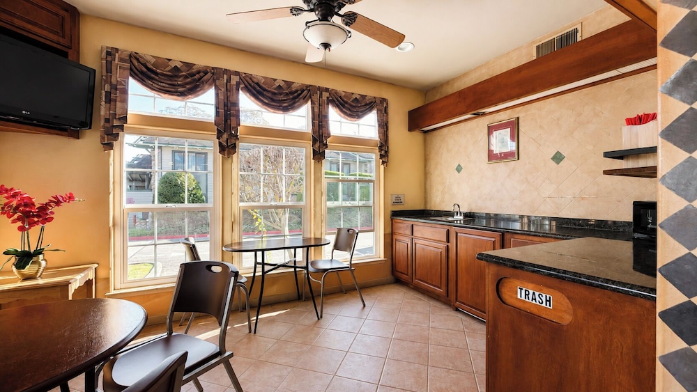 The Miramar Inn and Suites 34/50