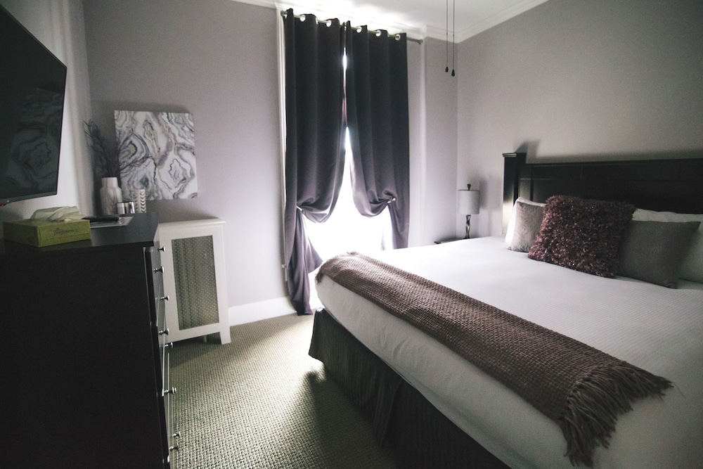 The Continental Hotel Centerville 10/50