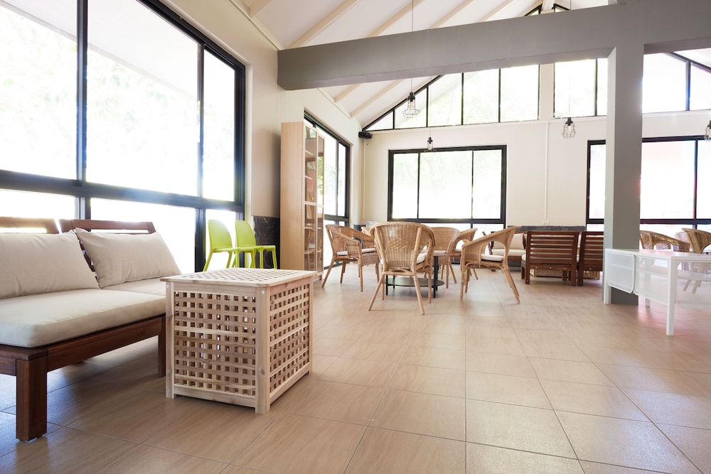 Xanadu Beach Resort 25/50