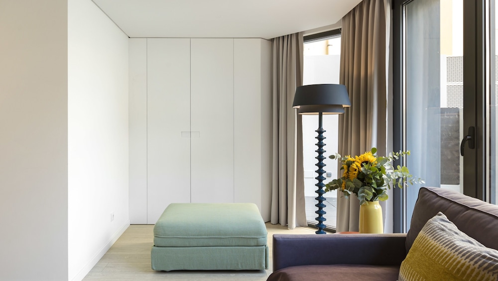 Lisbon Serviced Apartments Parque 53/66