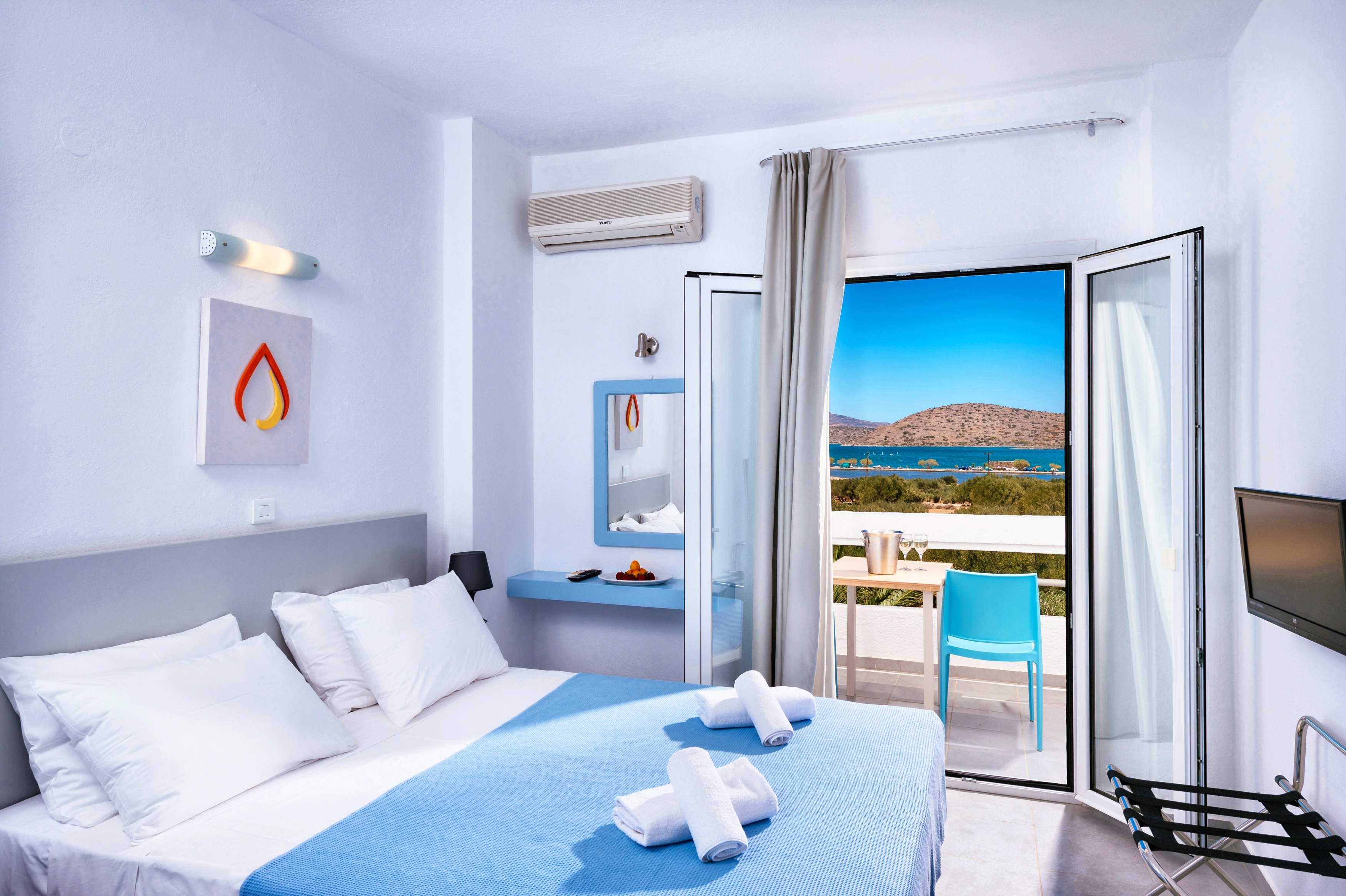 Room, Double or Twin Bed, Sea View