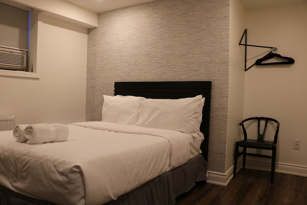 BASEMENT, DOUBLE BED