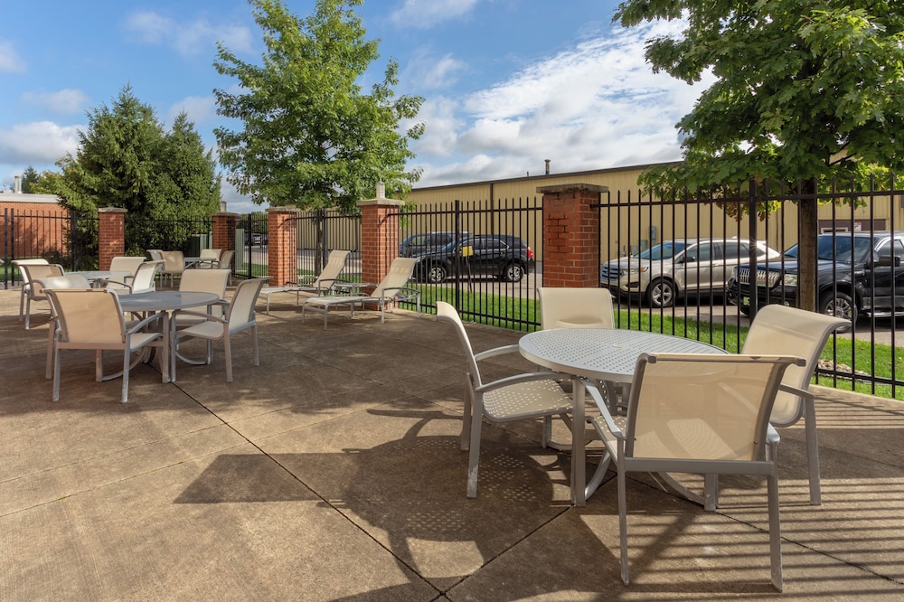 Holiday Inn Express Indianapolis Southeast 48/69