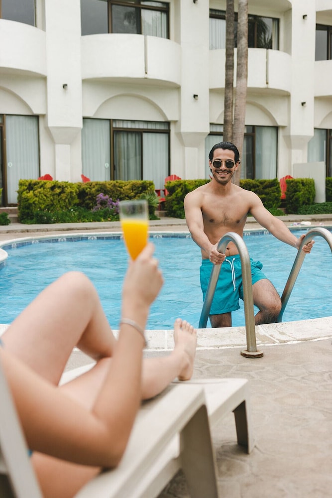 Corona Hotel And Spa 43/57