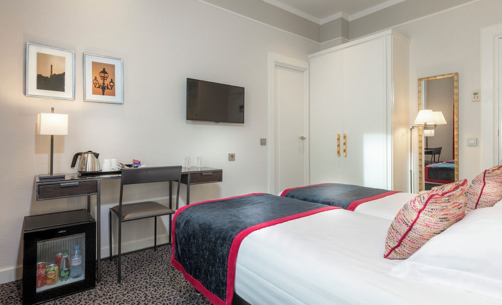 Hotel Du Bois Champs-Elysees 18/50