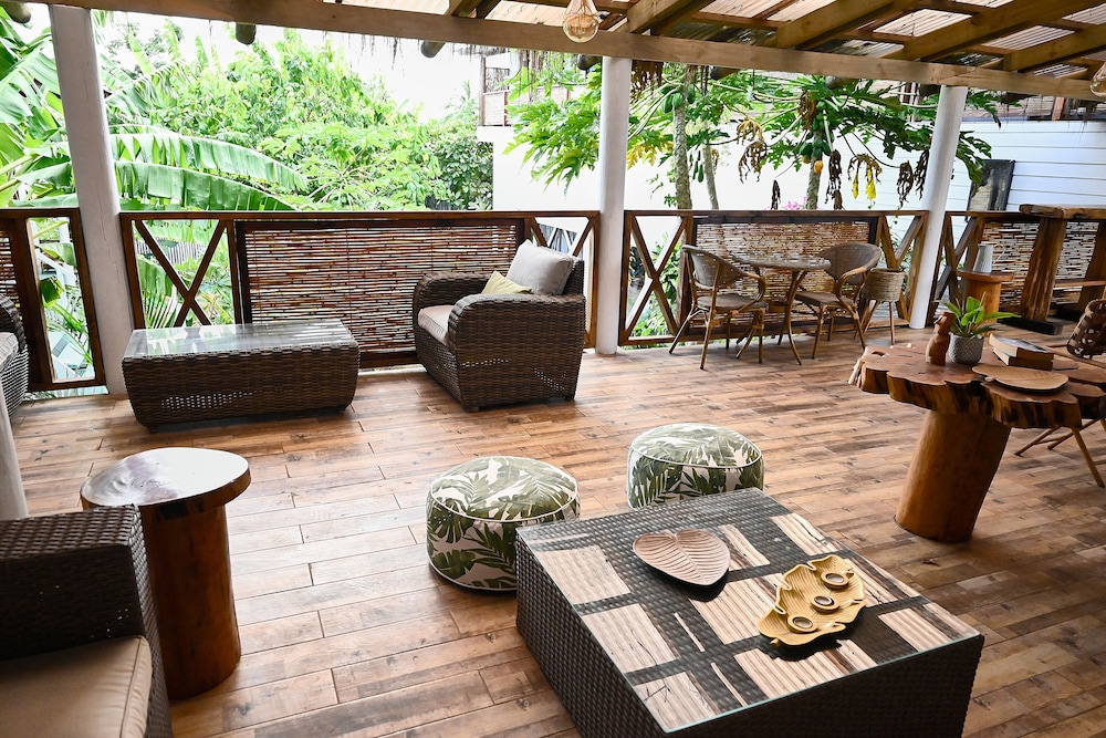 Hare Nua Hotel Boutique 56/71