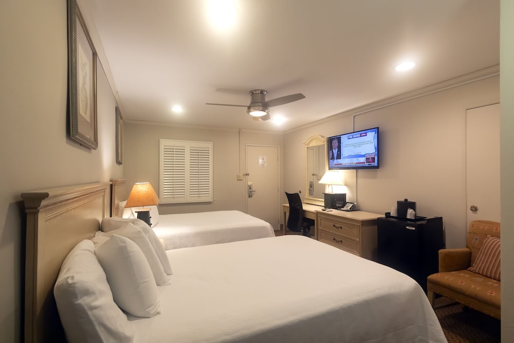 Atrium Inn 13/25